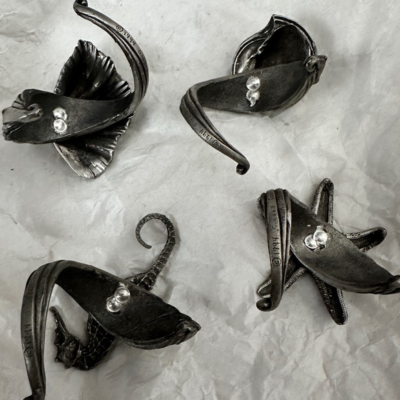 Pewter napkin rings - Picture 2 of 2